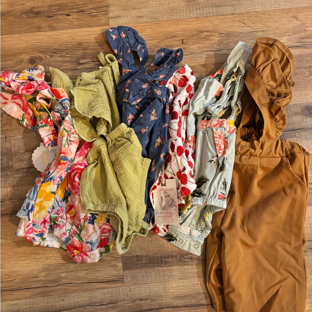 8 Assorted Baby Rompers 3-6mo - Picture 8 of 8